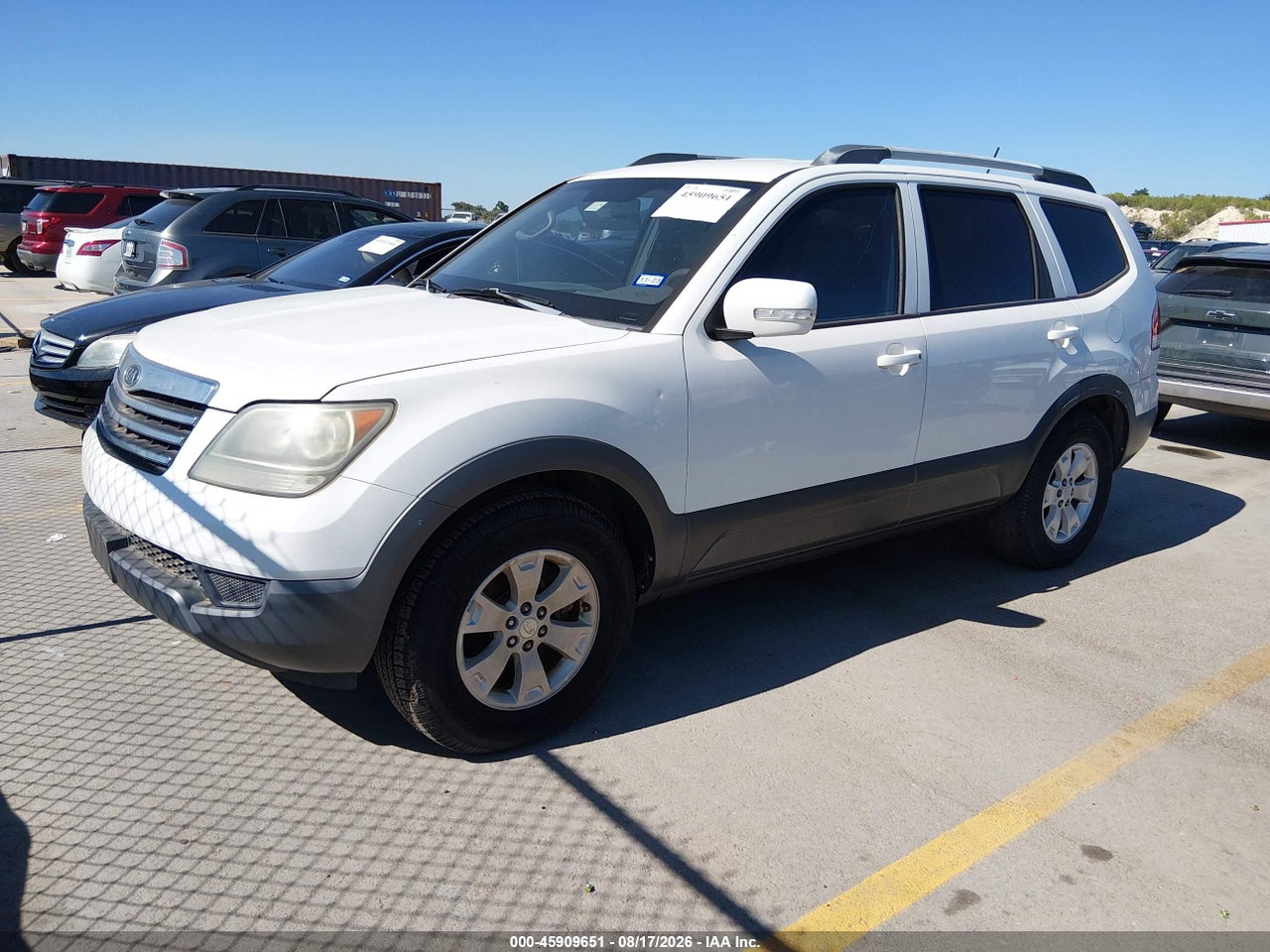 2009 KIA BORREGO LX · 2/11