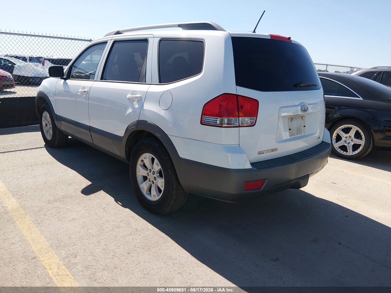 2009 KIA BORREGO LX · 3/11