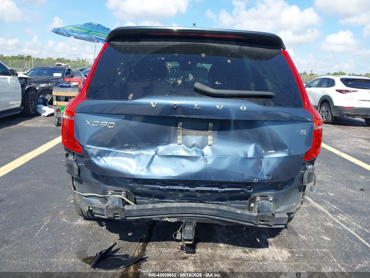 2020 VOLVO XC90 T5 MOMENTUM 7 PASSENGER · 6/11