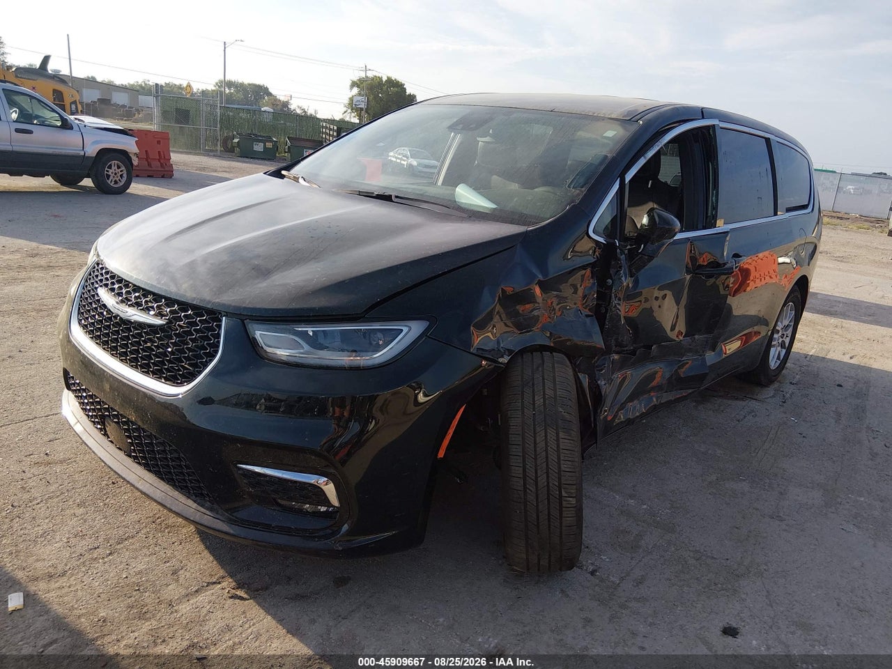 2025 CHRYSLER PACIFICA SELECT · 2/11