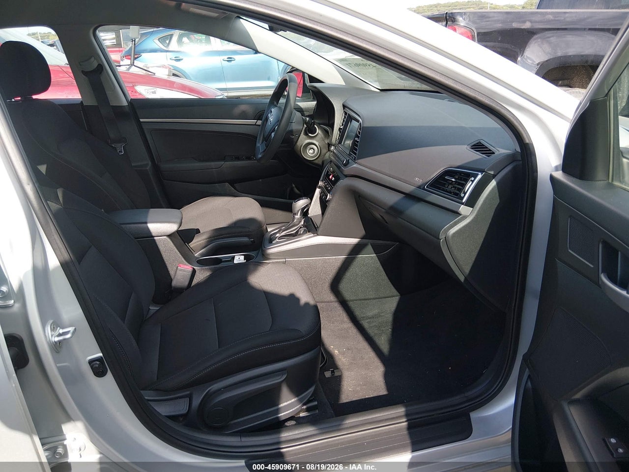 2018 HYUNDAI ELANTRA SE · 5/11