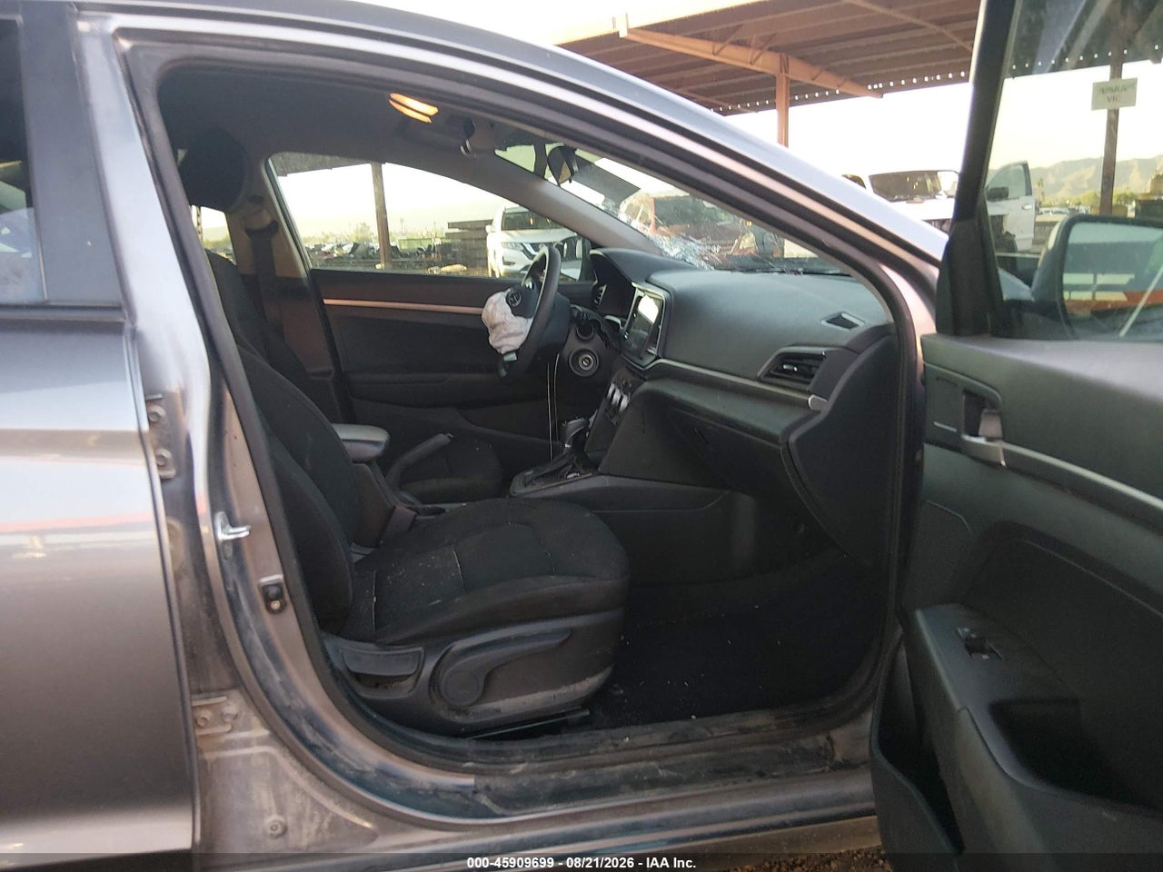 2019 HYUNDAI ELANTRA SE · 5/11