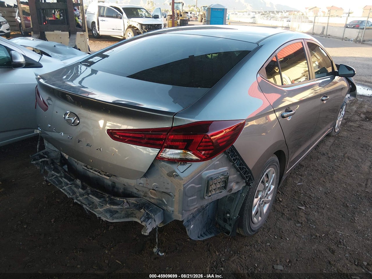 2019 HYUNDAI ELANTRA SE · 4/11