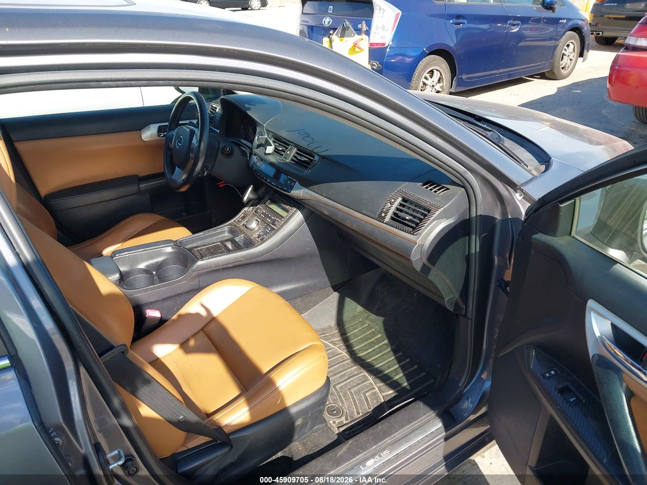 2013 LEXUS CT 200H   · 5/11