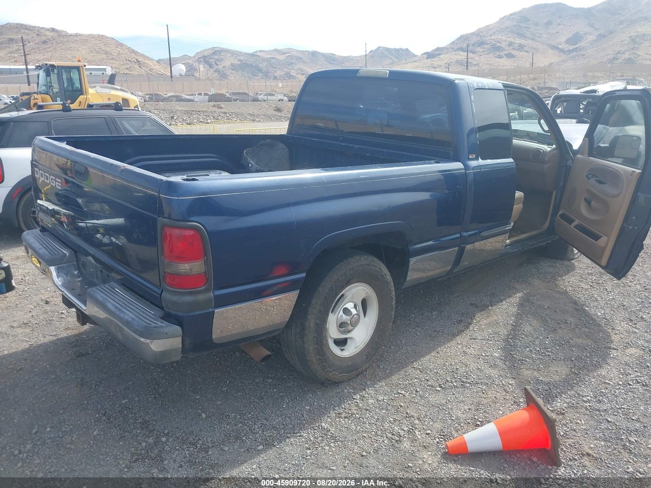 2001 DODGE RAM 1500 ST · 4/10