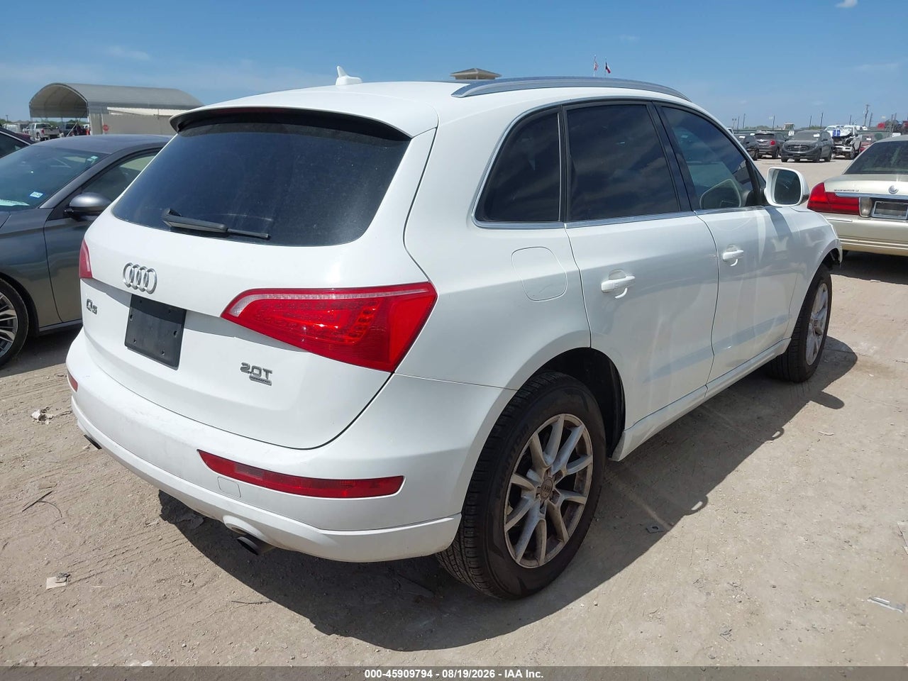2012 AUDI Q5 2.0T PREMIUM · 4/11