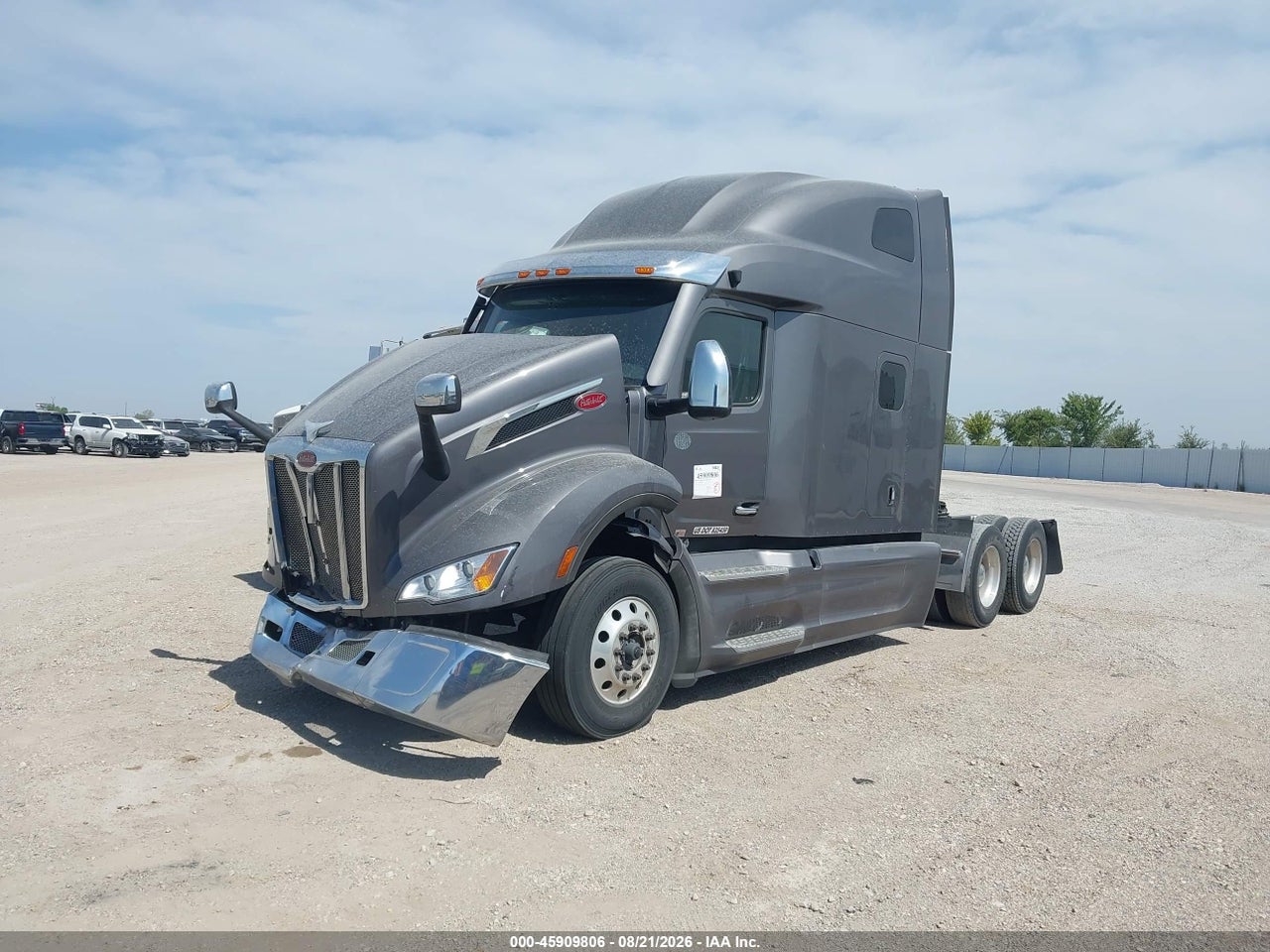 1XPBDP9X9PD****** · 2023 PETERBILT 579 · 2/4