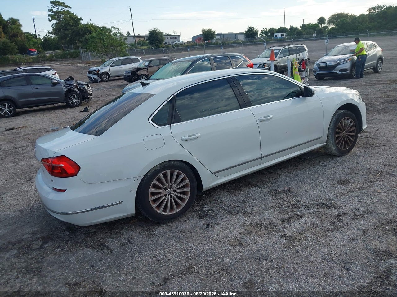 2016 VOLKSWAGEN PASSAT 1.8T SE · 4/11