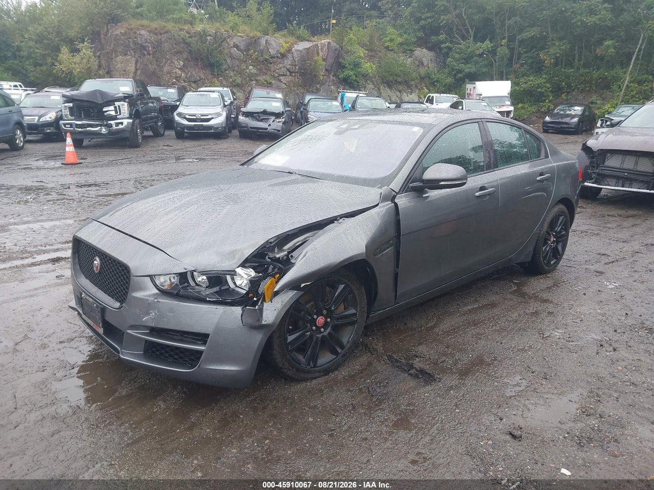 2018 JAGUAR XE 25T PRESTIGE · 2/11