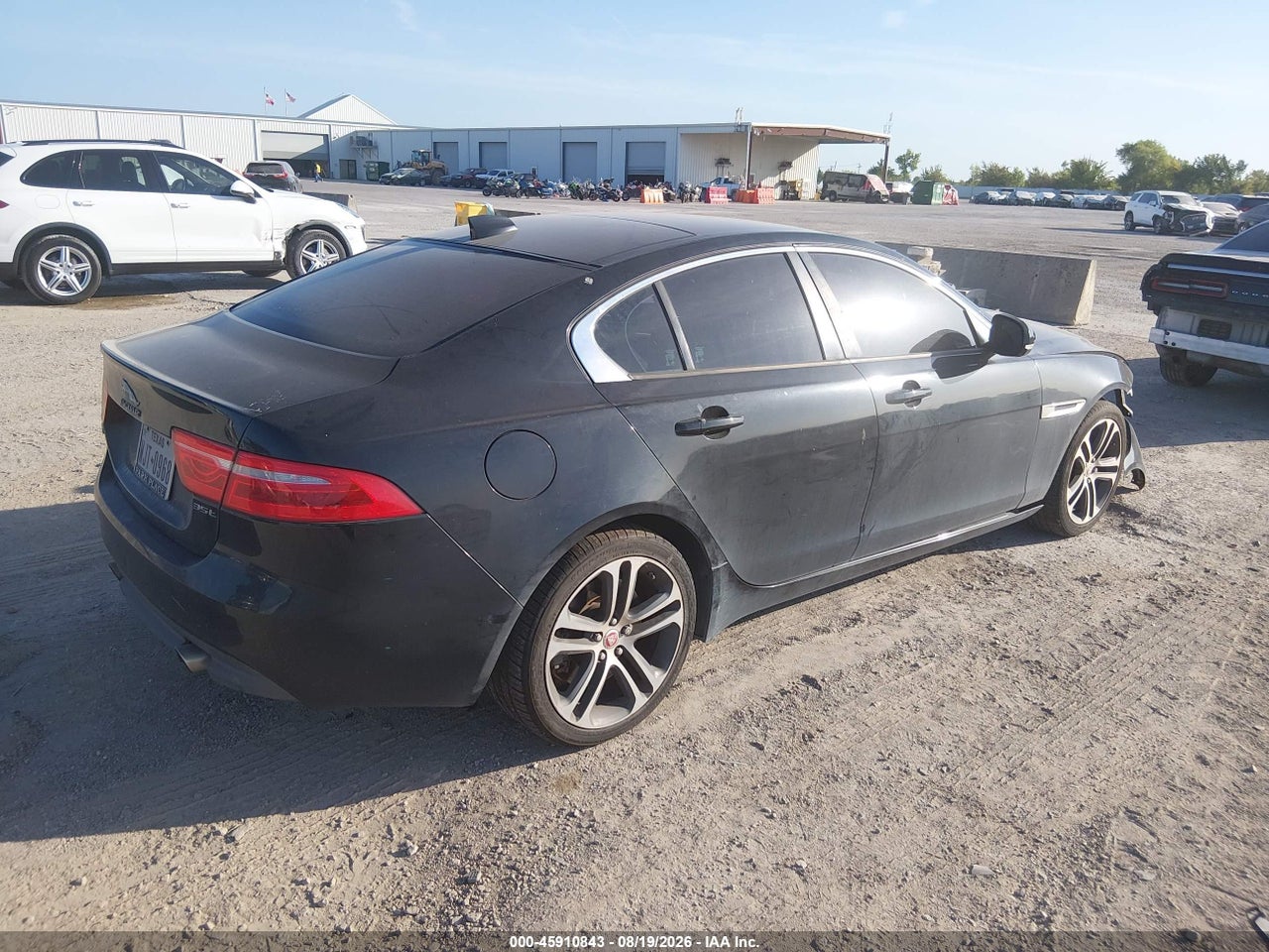 2017 JAGUAR XE 35T PREMIUM · 4/11