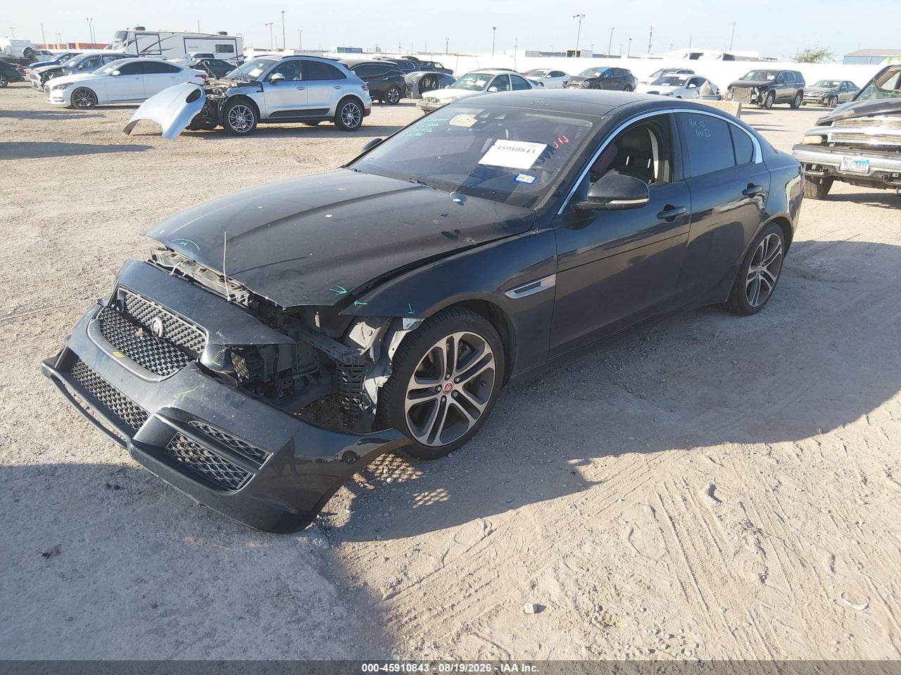 2017 JAGUAR XE 35T PREMIUM · 2/11