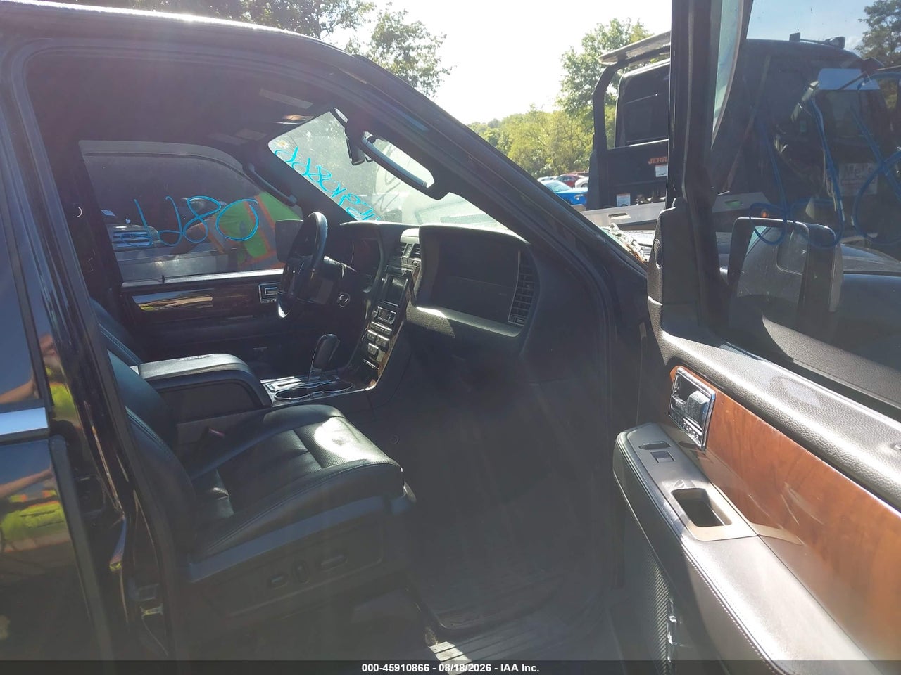 2014 LINCOLN NAVIGATOR · 5/11
