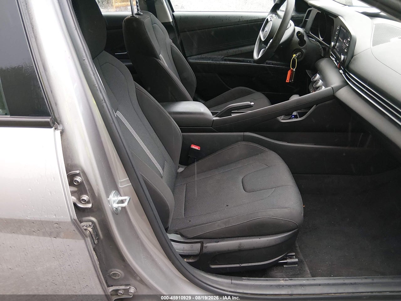 2023 HYUNDAI ELANTRA SE · 5/11