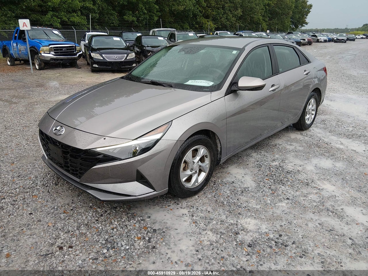 2023 HYUNDAI ELANTRA SE · 2/11