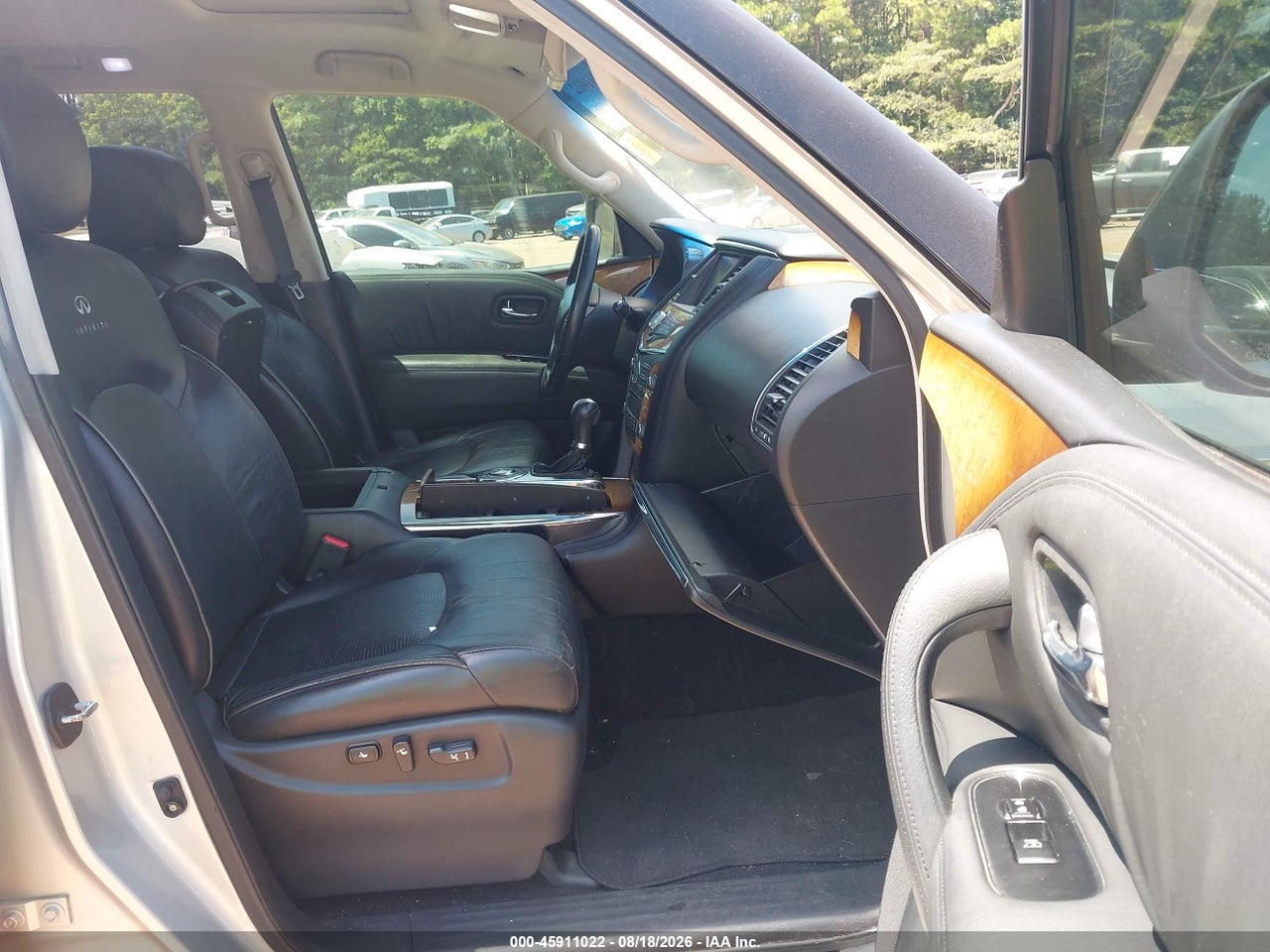 2012 INFINITI QX56 · 5/11