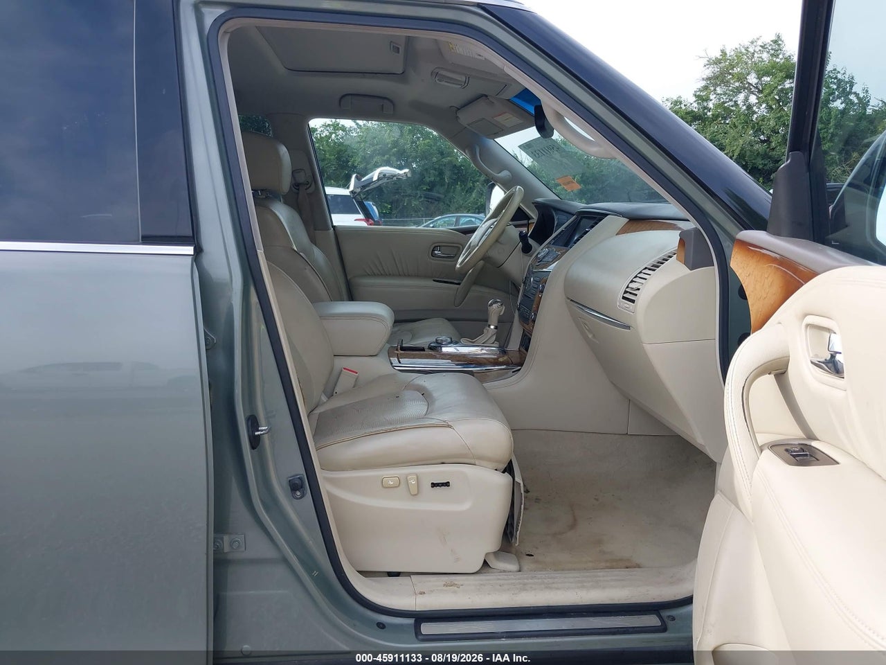 2011 INFINITI QX56 · 5/11