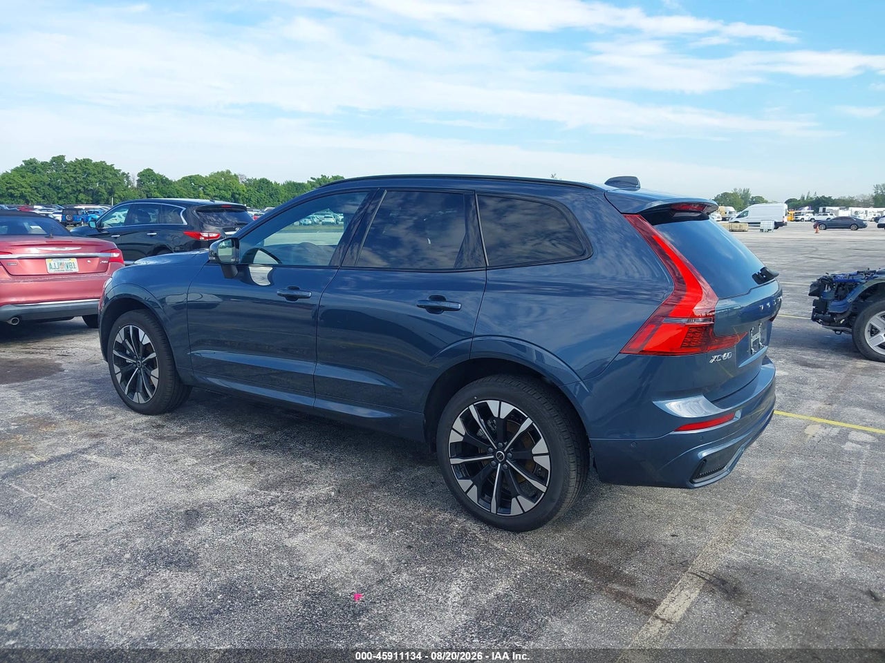 2026 VOLVO XC60 B5 PLUS · 3/11