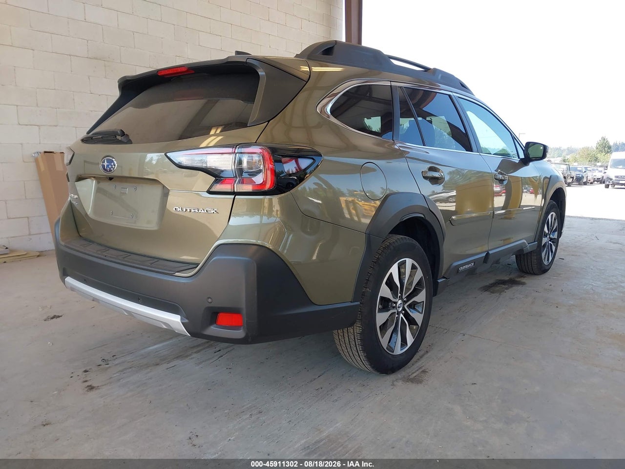 2023 SUBARU OUTBACK LIMITED · 4/10