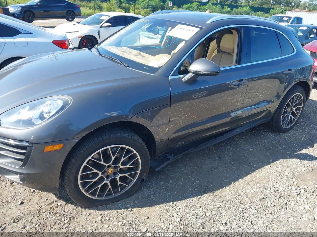 2016 PORSCHE MACAN S · 6/11