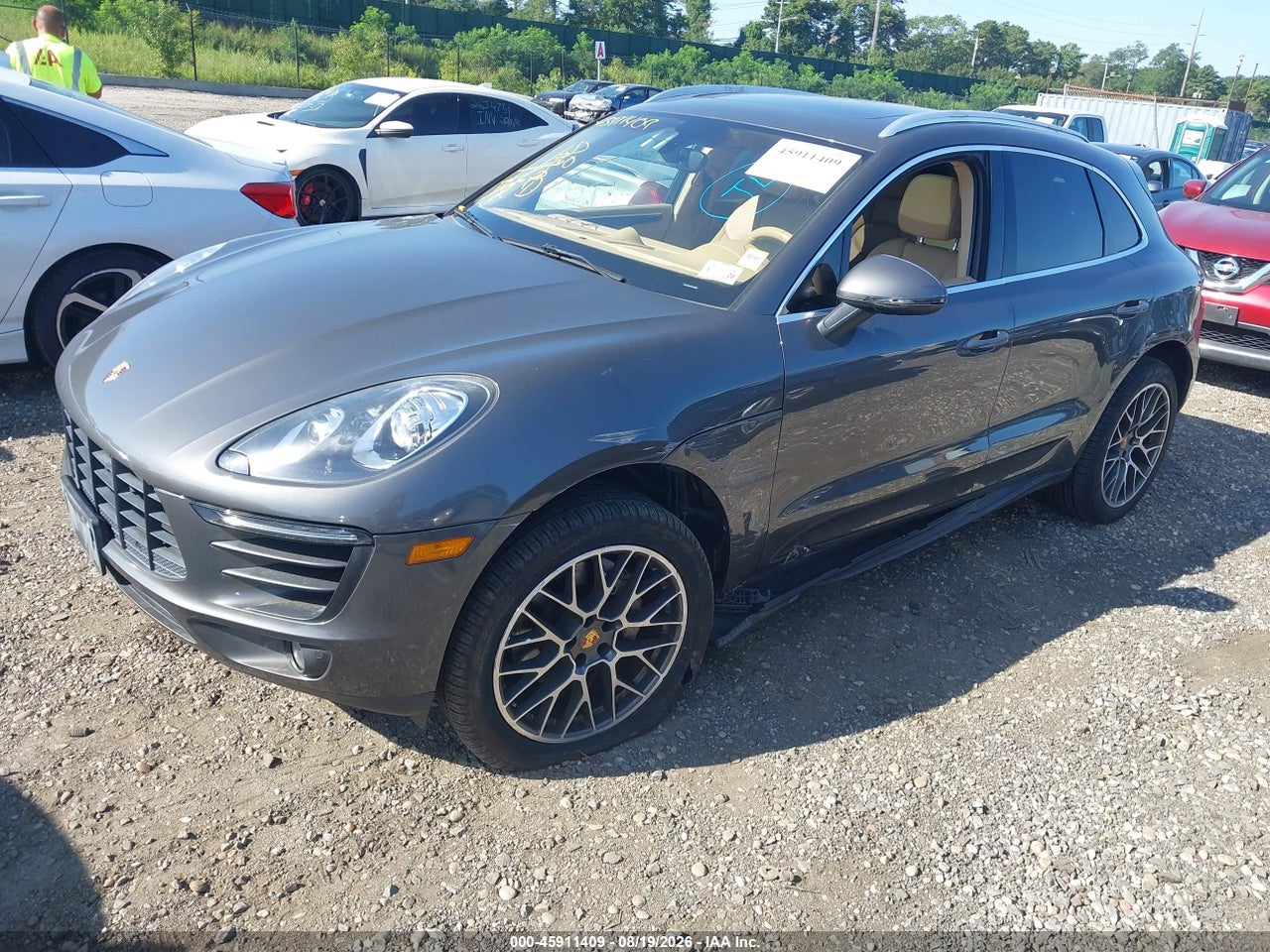 2016 PORSCHE MACAN S · 2/11