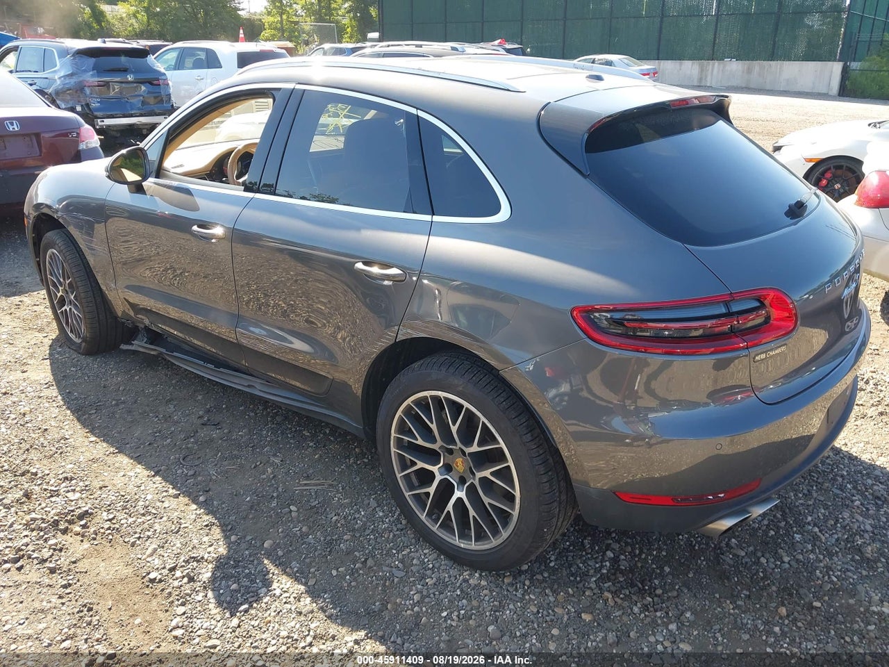 2016 PORSCHE MACAN S · 3/11
