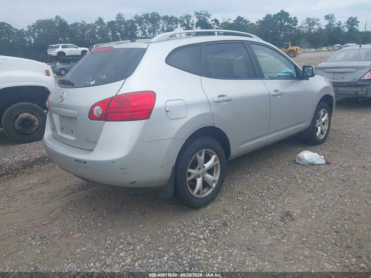 2009 NISSAN ROGUE SL · 4/11