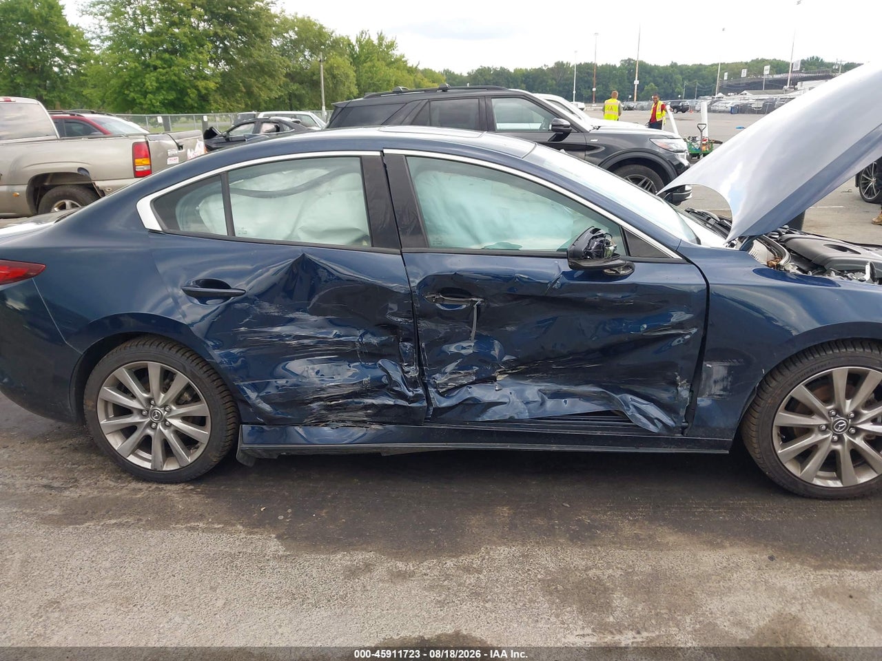 2022 MAZDA MAZDA3 PREMIUM · 6/11