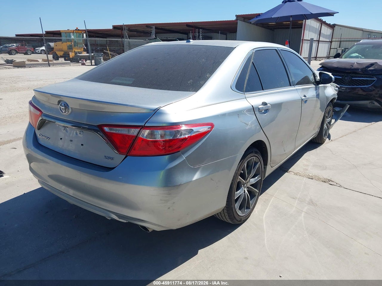 2016 TOYOTA CAMRY XSE · 4/11