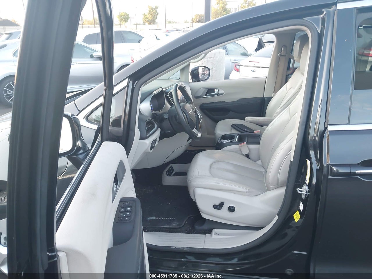 2018 CHRYSLER PACIFICA HYBRID TOURING L · 5/11