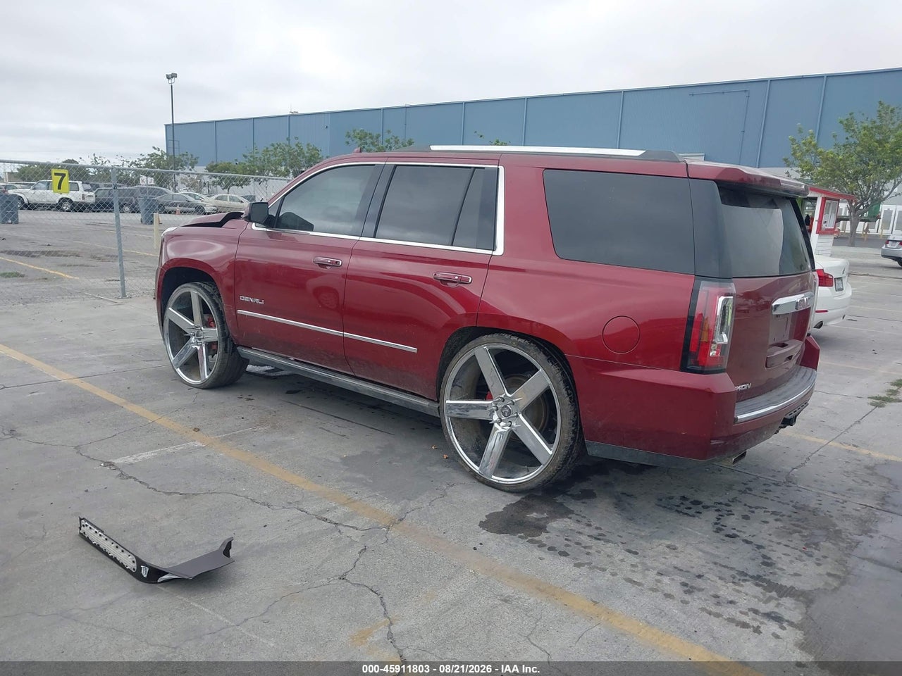 2017 GMC YUKON DENALI · 3/10