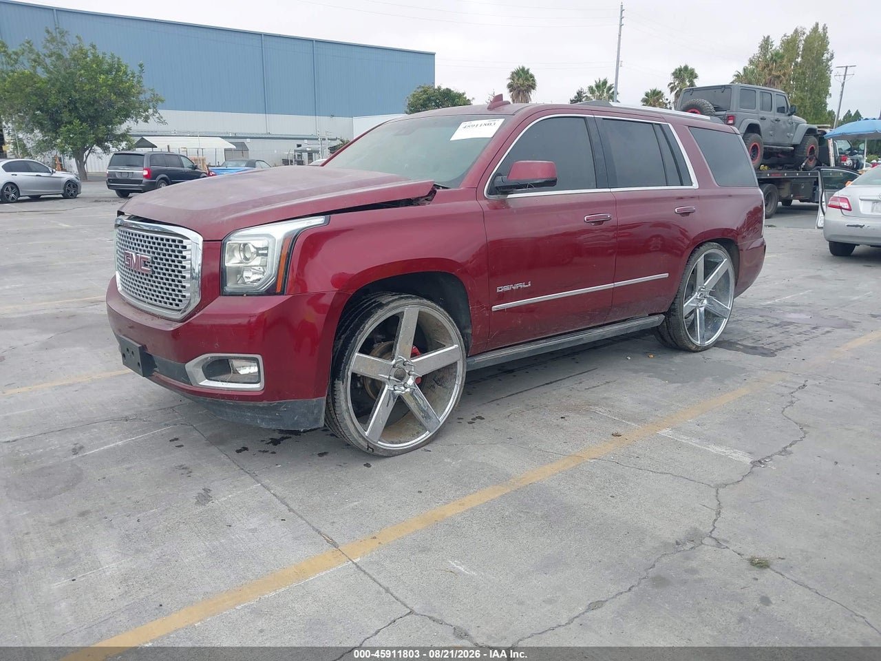2017 GMC YUKON DENALI · 2/10