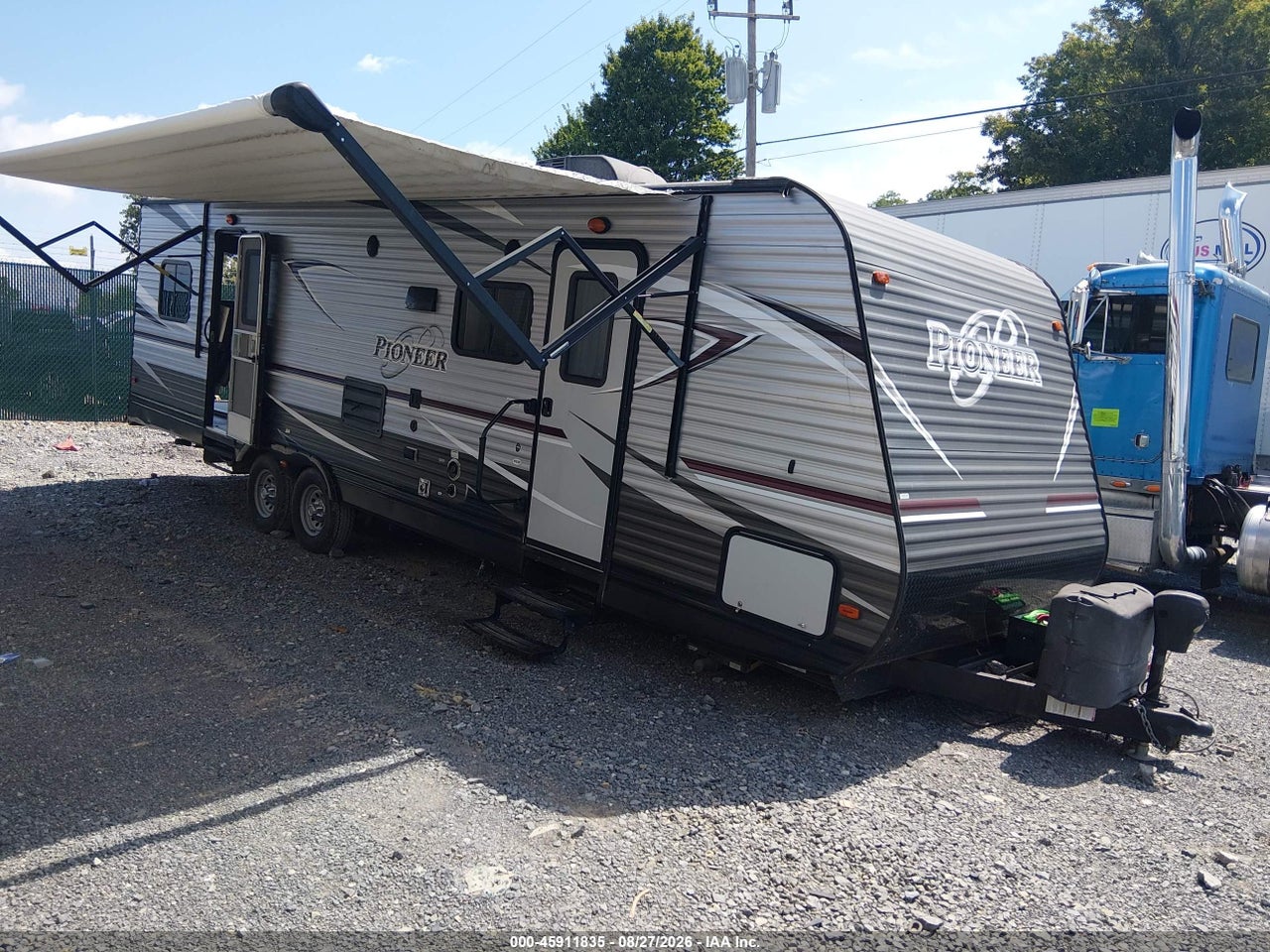 5SFPB3321HE****** · 2017 HEARTLAND PIONEER TOY HAULER S