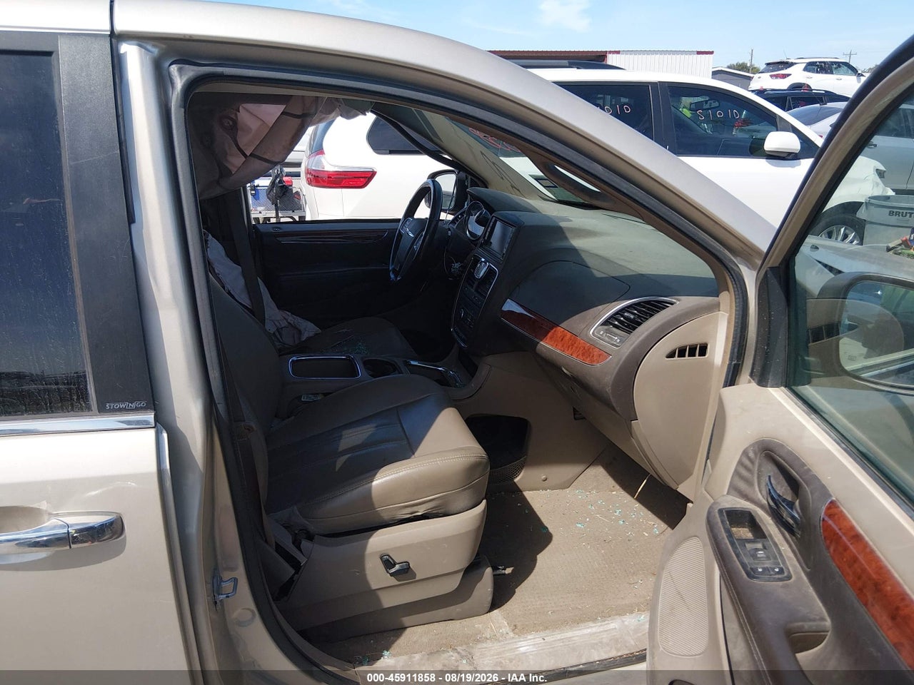 2014 CHRYSLER TOWN &amp; COUNTRY TOURING-L · 5/11