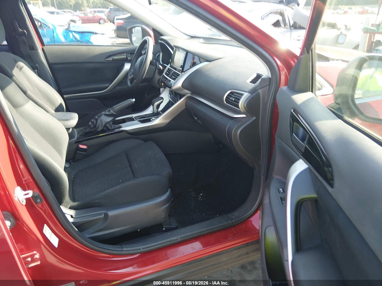 2019 MITSUBISHI ECLIPSE CROSS ES · 5/11
