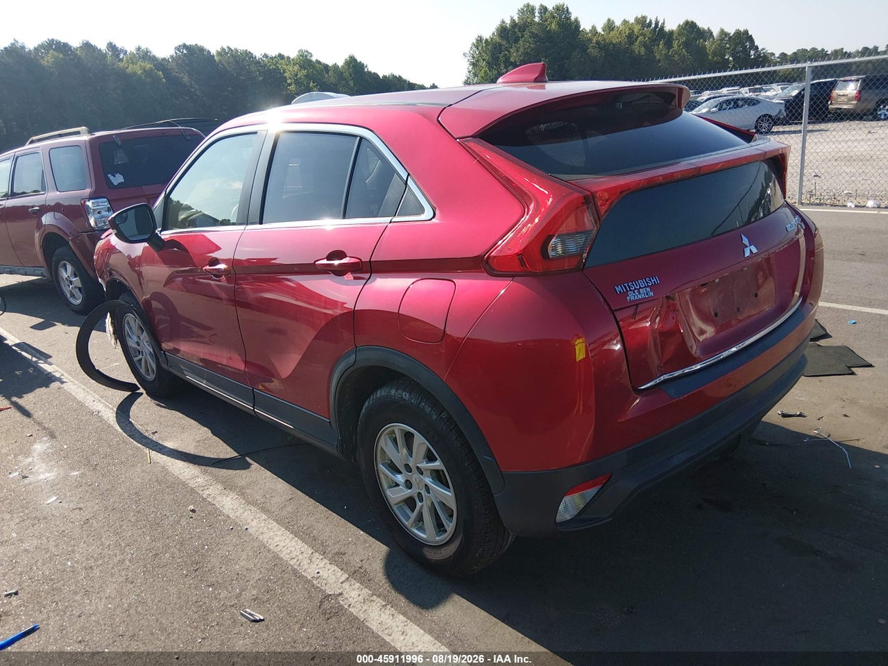 2019 MITSUBISHI ECLIPSE CROSS ES · 3/11