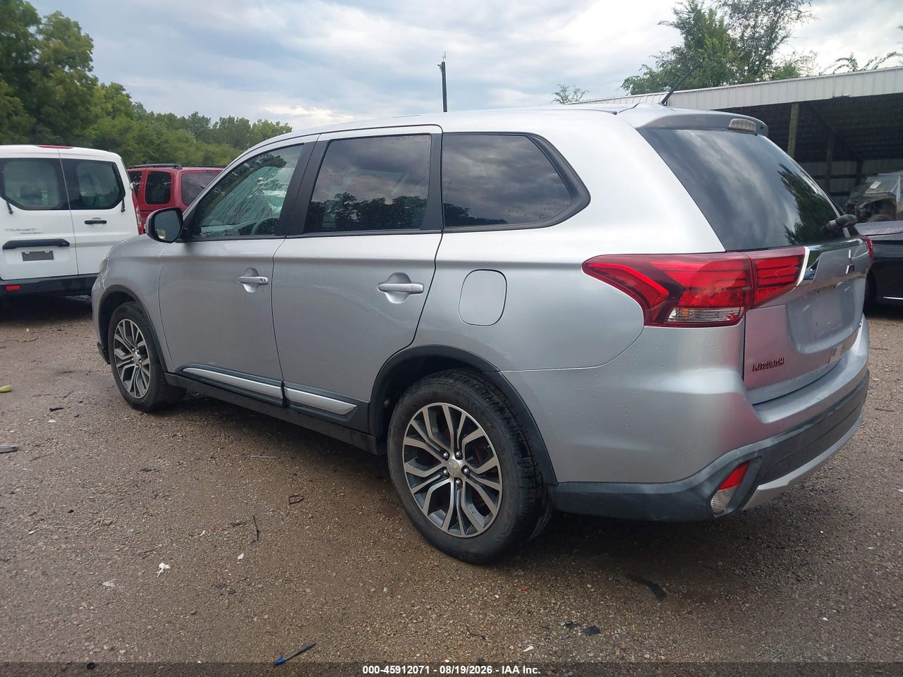 2016 MITSUBISHI OUTLANDER SE · 3/11