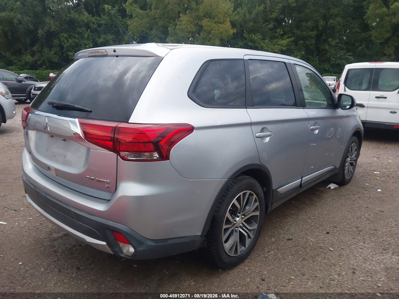 2016 MITSUBISHI OUTLANDER SE · 4/11
