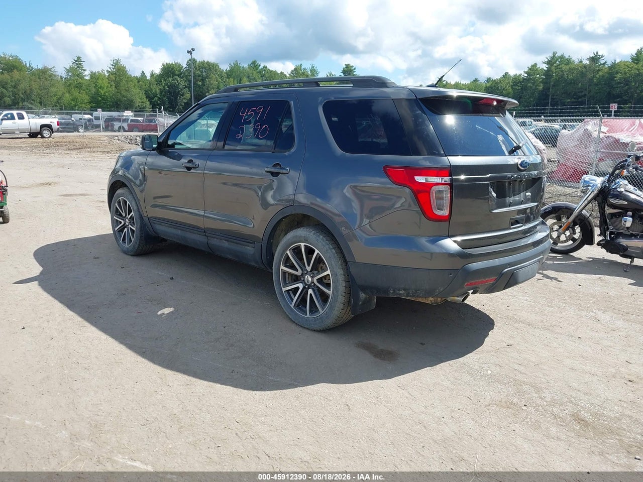 1FM5K8D85FG****** · 2015 FORD EXPLORER XLT · 3/11