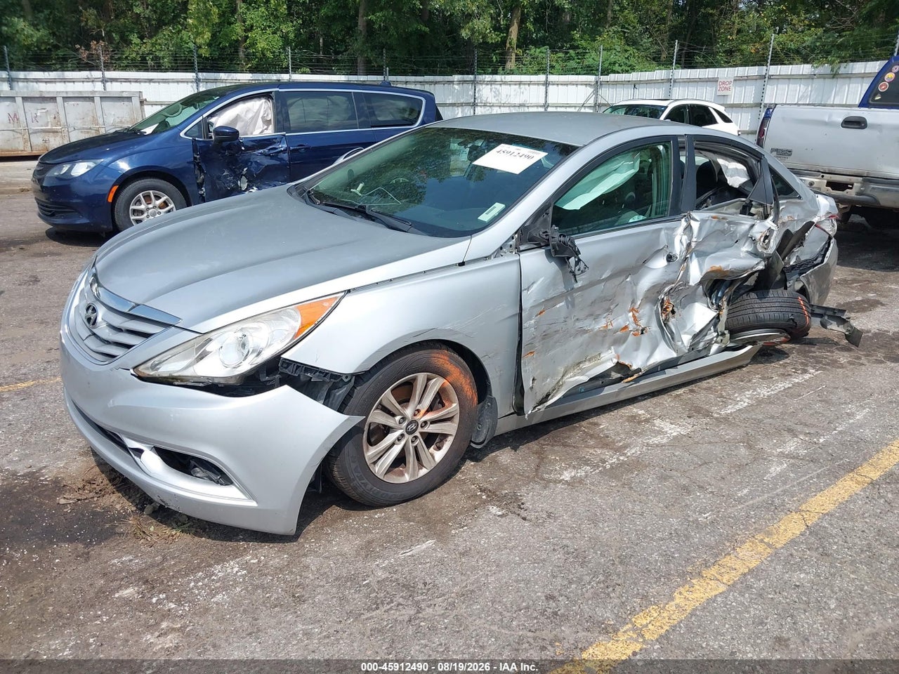 2013 HYUNDAI SONATA GLS · 2/10