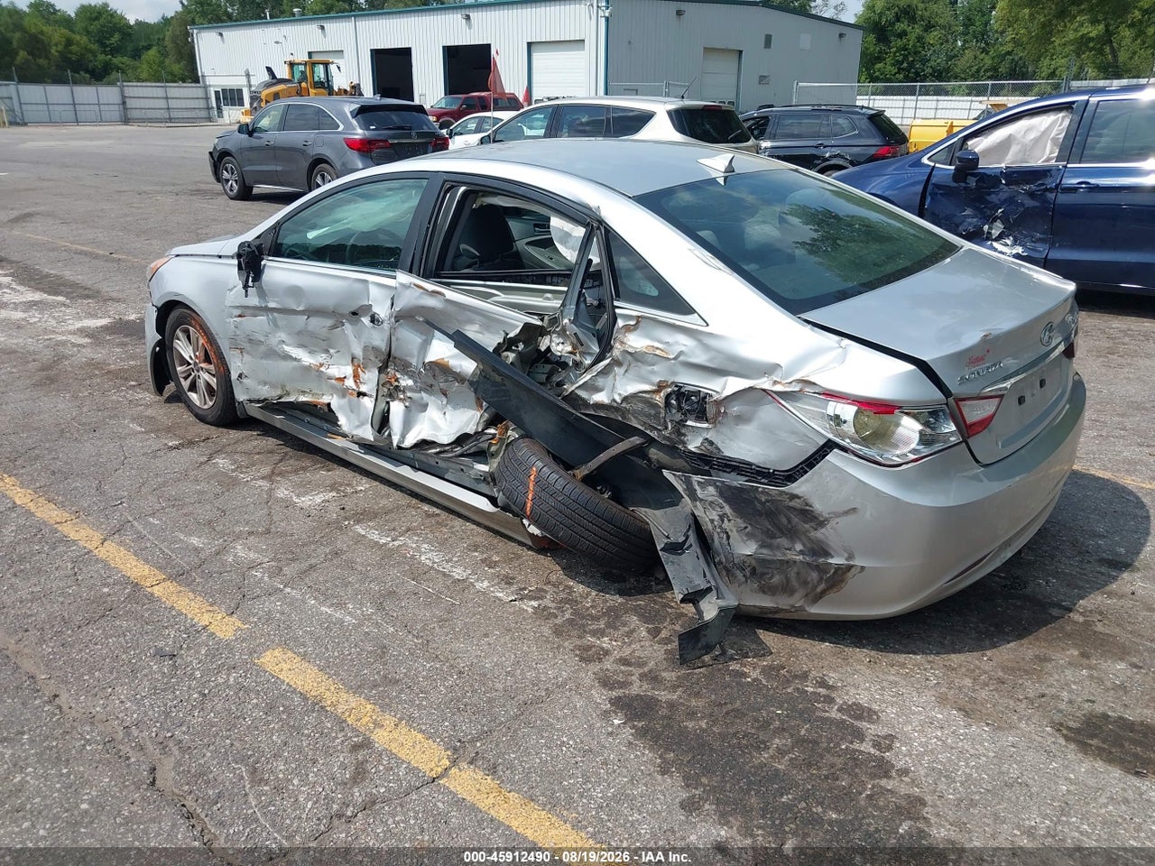 2013 HYUNDAI SONATA GLS · 3/10