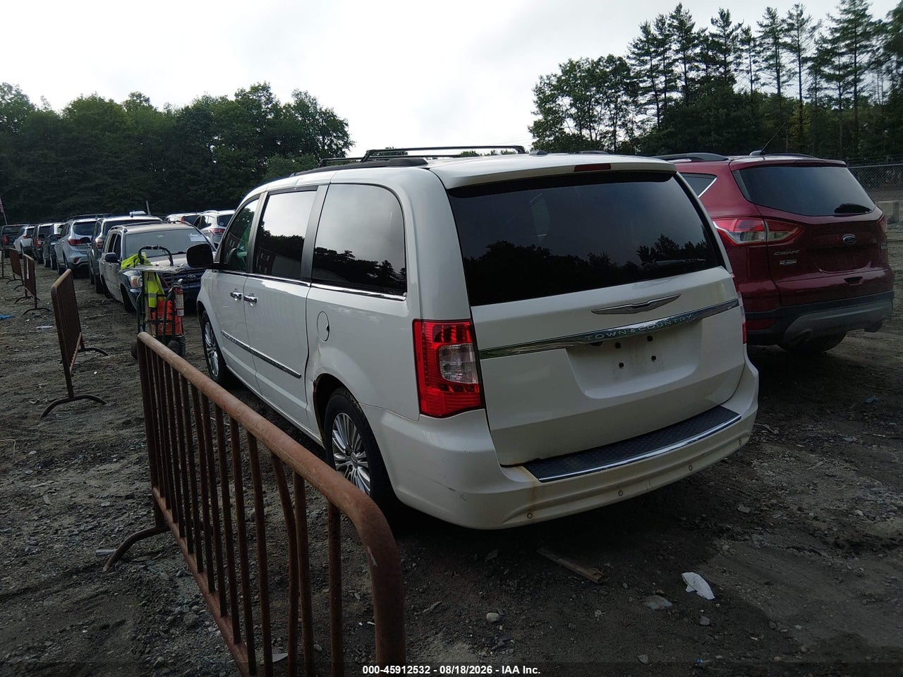 2013 CHRYSLER TOWN &amp; COUNTRY TOURING-L · 3/11