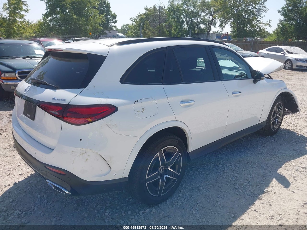 2025 MERCEDES-BENZ GLC 300 4MATIC SUV · 4/11