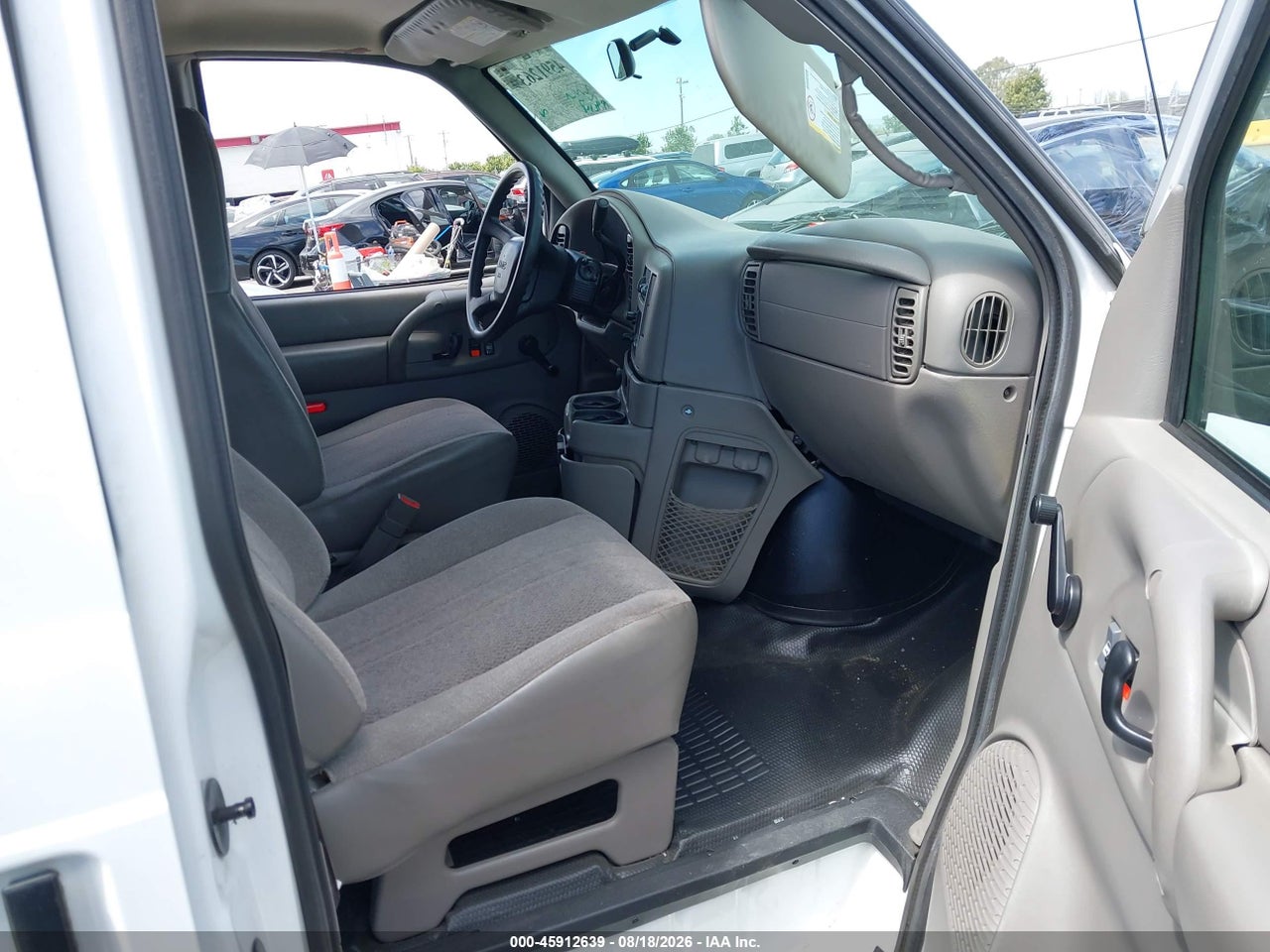 2005 GMC SAFARI STANDARD · 5/10