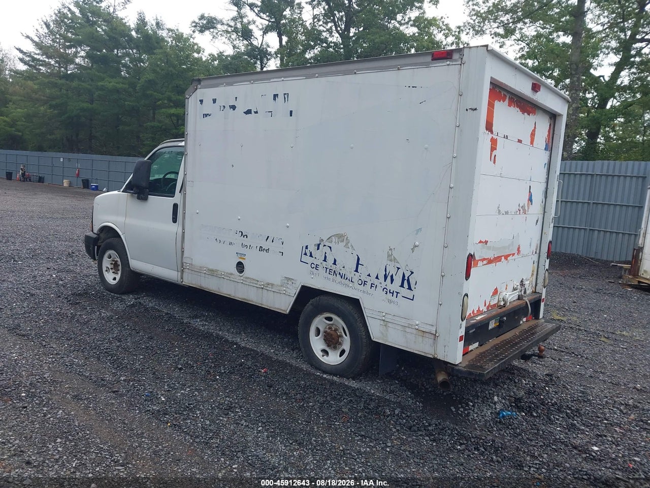2004 GMC SAVANA CUTAWAY STANDARD · 3/4