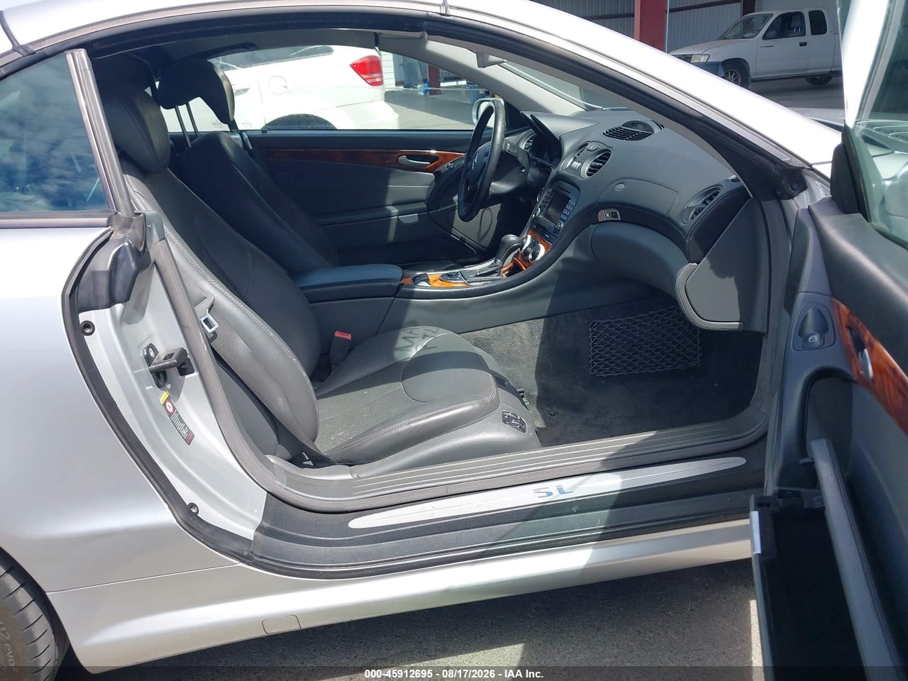2005 MERCEDES-BENZ SL 500 · 5/8