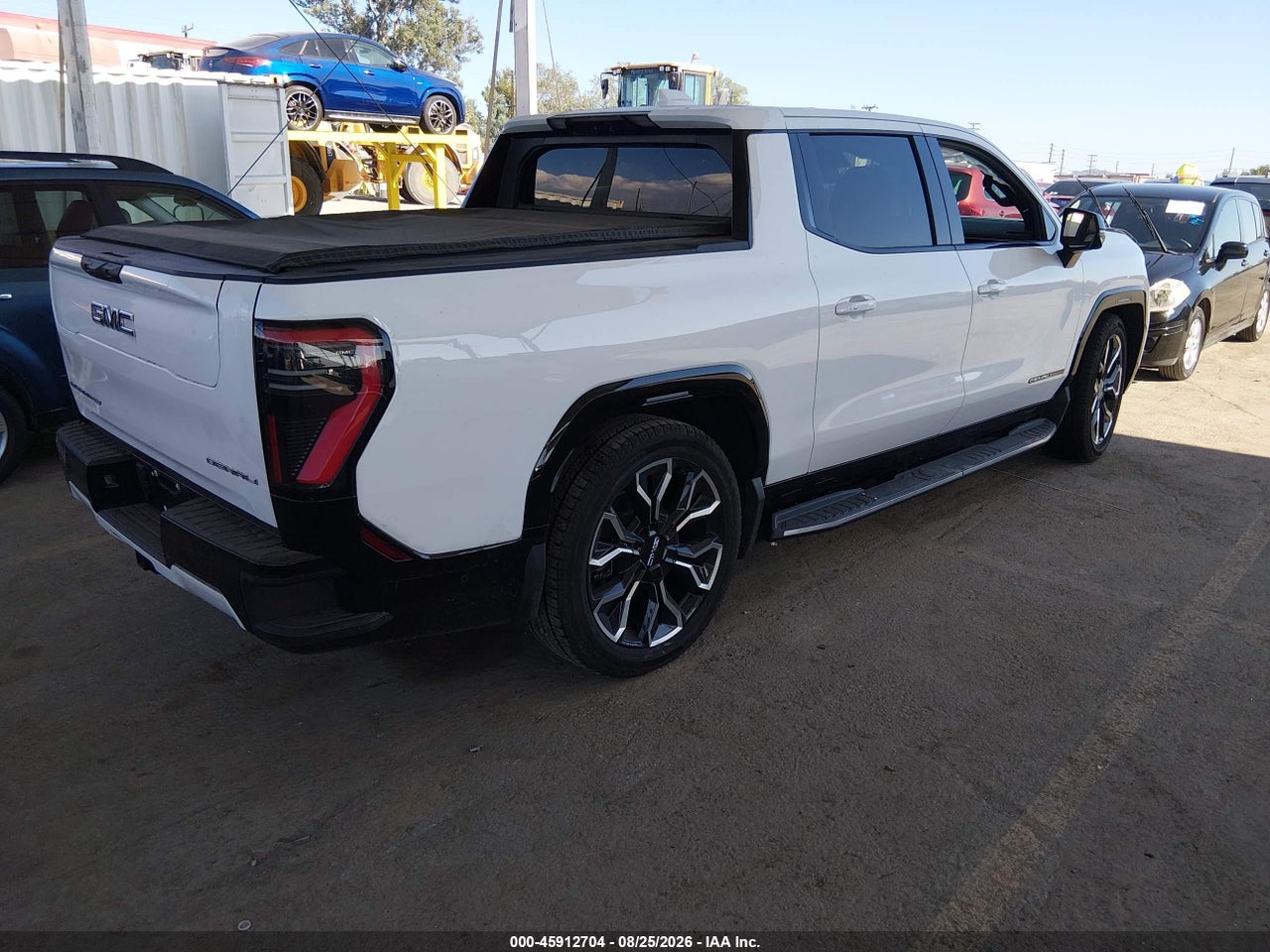 2025 GMC SIERRA EV EXTENDED RANGE DENALI · 4/10
