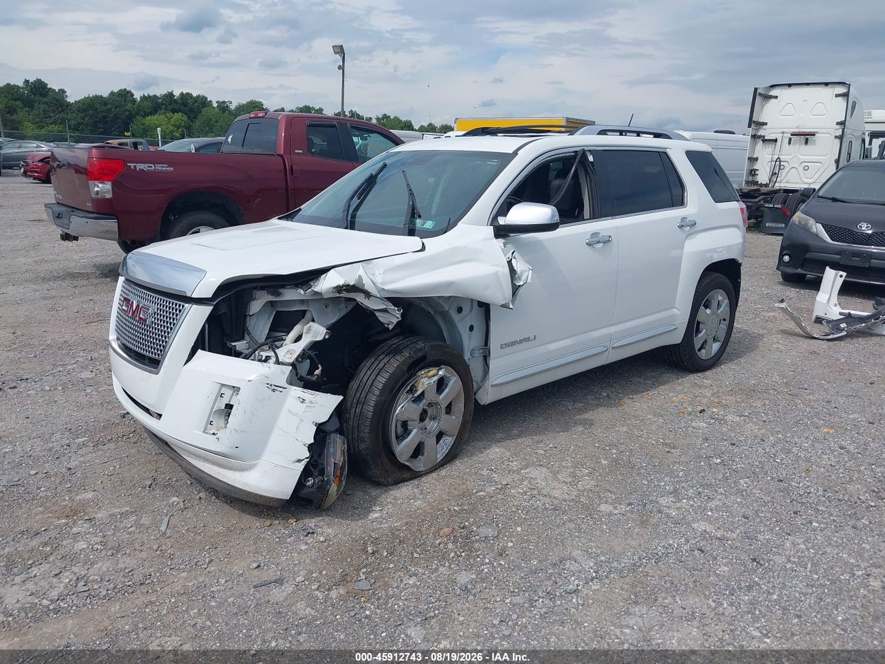 2013 GMC TERRAIN DENALI · 2/10