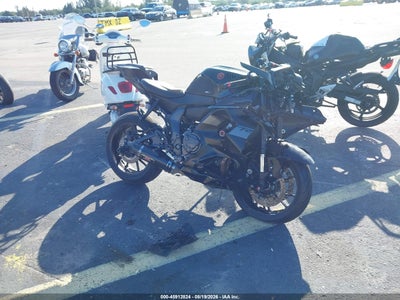 JYARM38E3SA****** · 2025 YAMAHA YZFR7