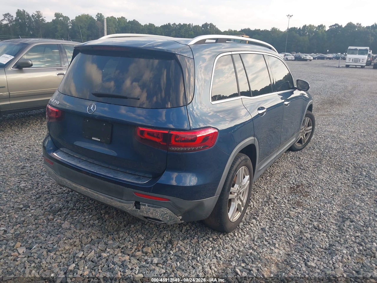 2021 MERCEDES-BENZ GLB 250 · 4/11