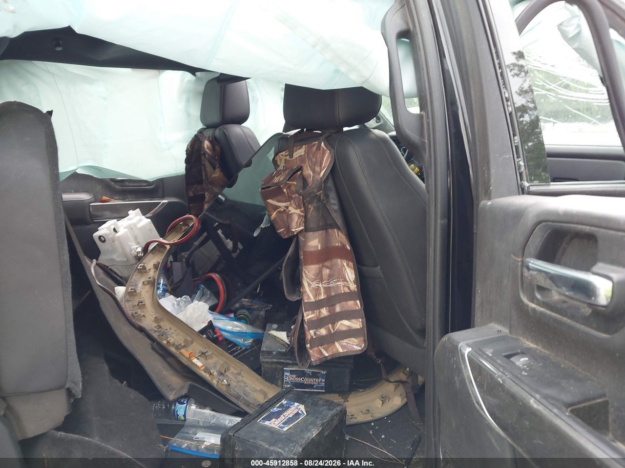 1GTR9PEY2LF****** · 2020 GMC SIERRA   · 8/10